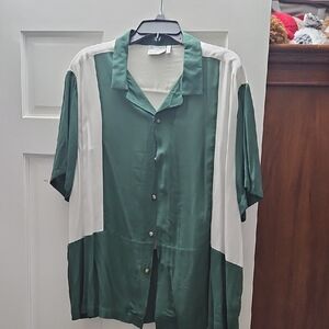 NWOT Men's Green and White Button-Up "Bowling" Shirt